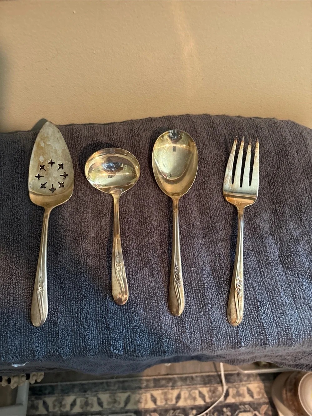 Gold-Tone 4-Piece Serving Utensil Set with Floral Detail